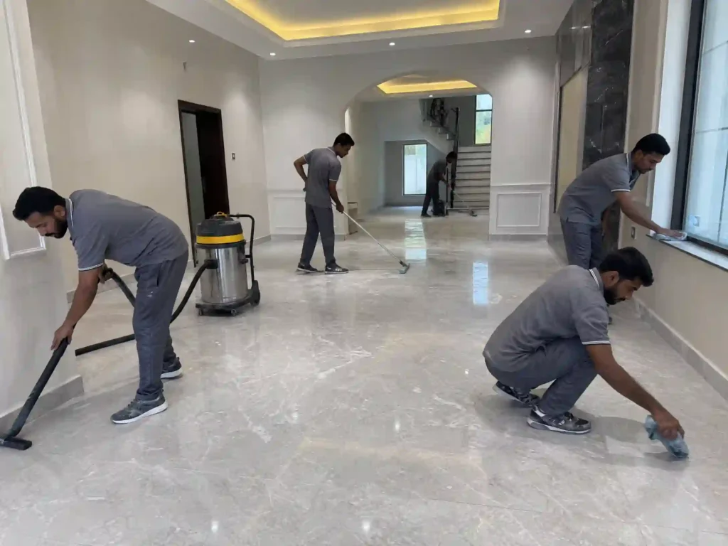 إزالة مخلفات البناء في فلل عجمان وتنظيف الغبار وبقايا الجبس